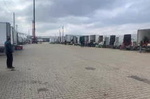 Handel warzywami na placu ”Rybitwy”