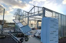 Zniszczone szklarnie po wichurach