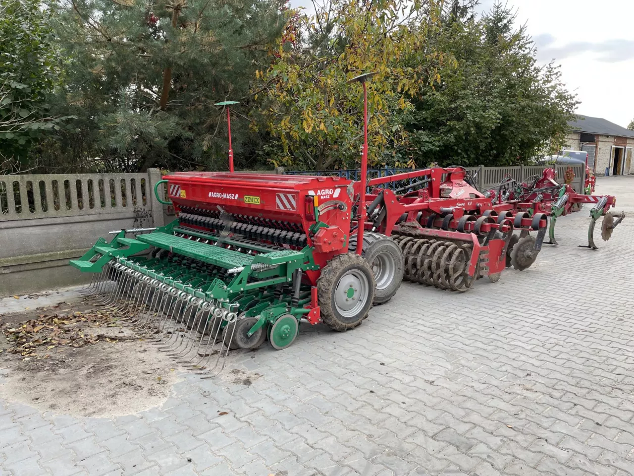 Sprzęt do uprawy bezorkowej w jednym z gospodarstw.