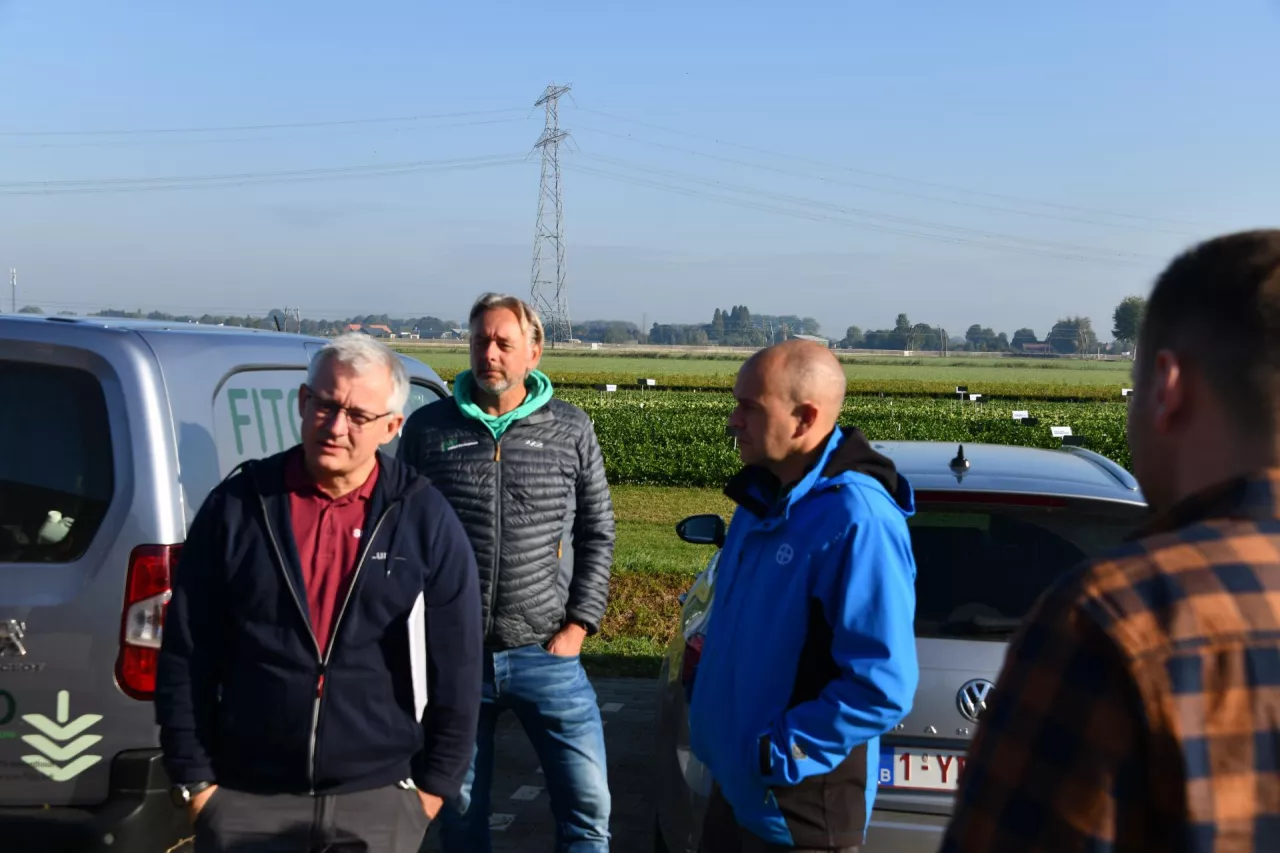 Poletka doświadczalne. Od lewej Radek Suchorzewski, następnie Marco Van Der Lans i Stefan Van Heist – gospodarze spotkania.