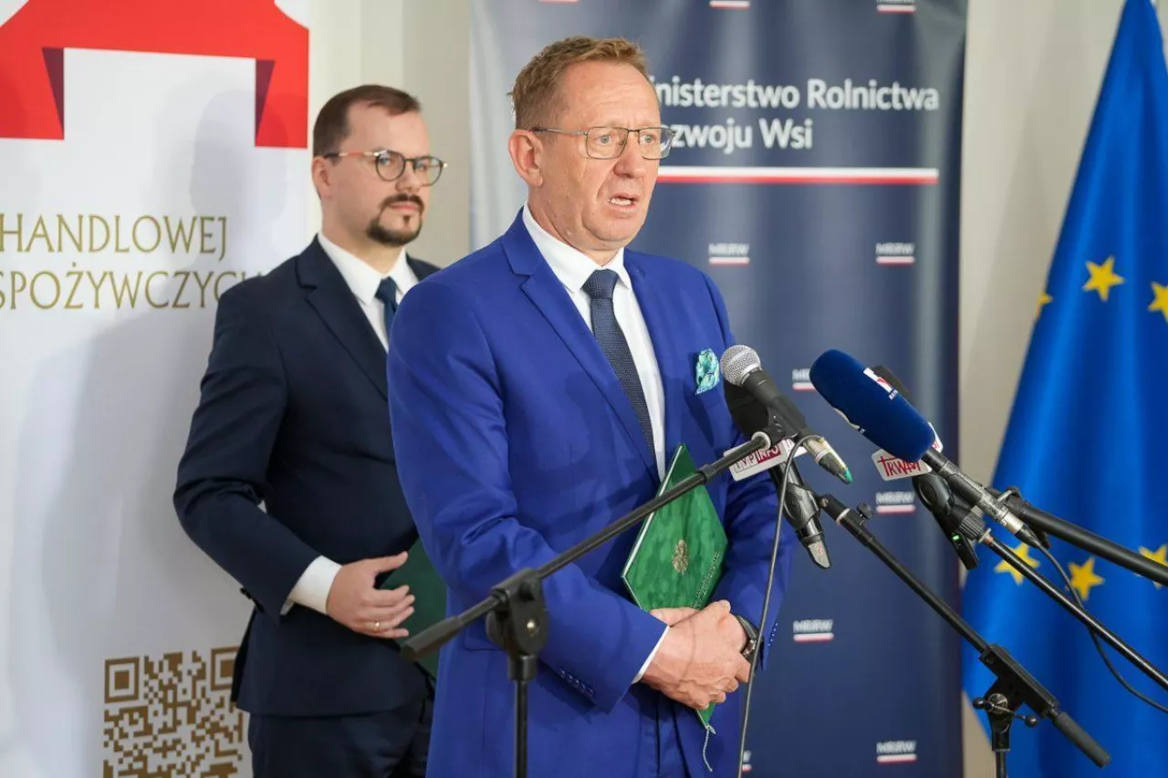 Minister Robert Telus