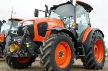 Nowy ciągnik rolniczy