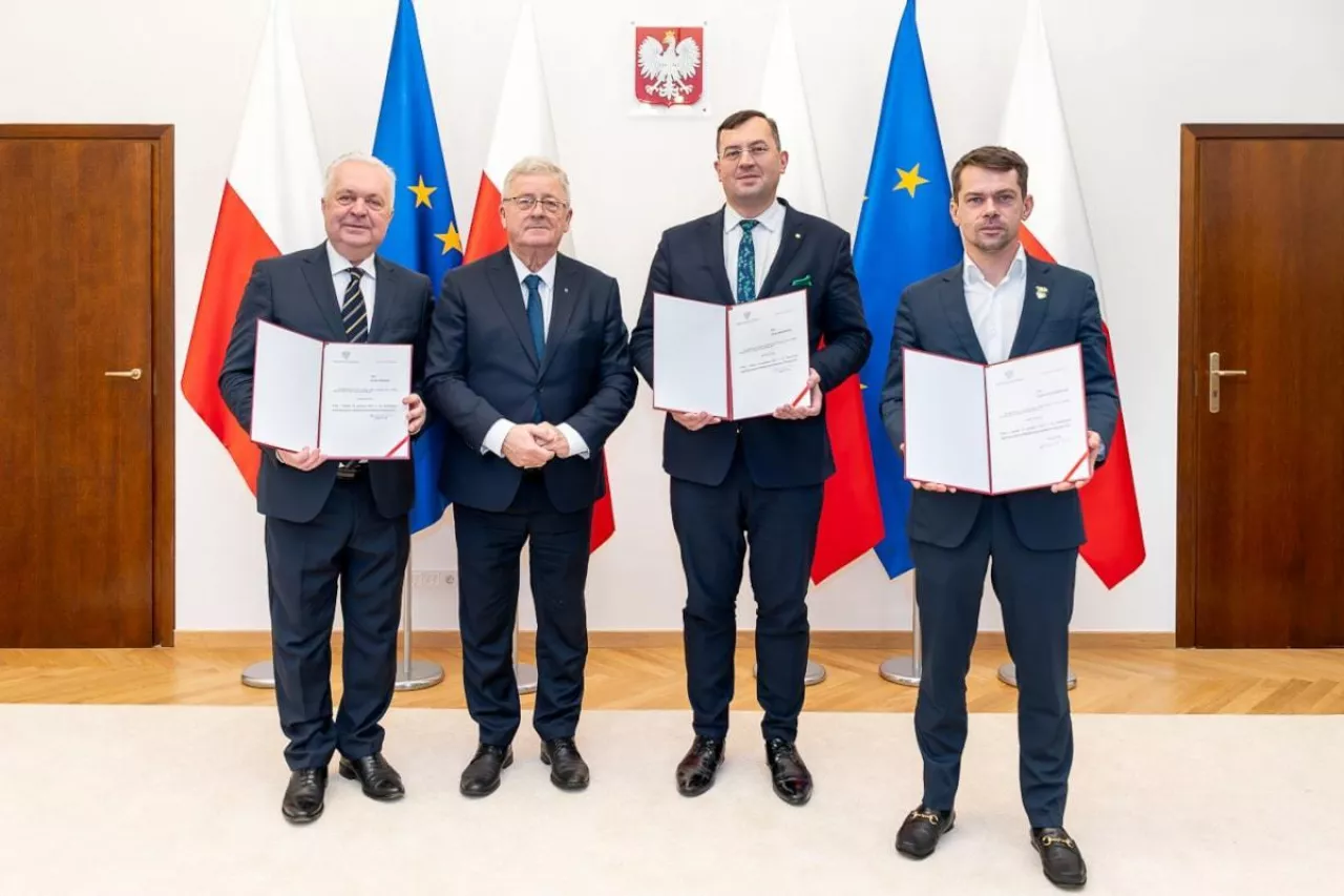 Czesław Siekierski z powołanymi sekretarzami stanu