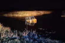 Ciągnik rolniczy w rzece