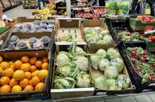 Dział warzywny w Biedronce