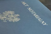 Kiedy stawka taksy notarialnej wynosi 600 zł, a kiedy zależy od wartości nieruchomości?