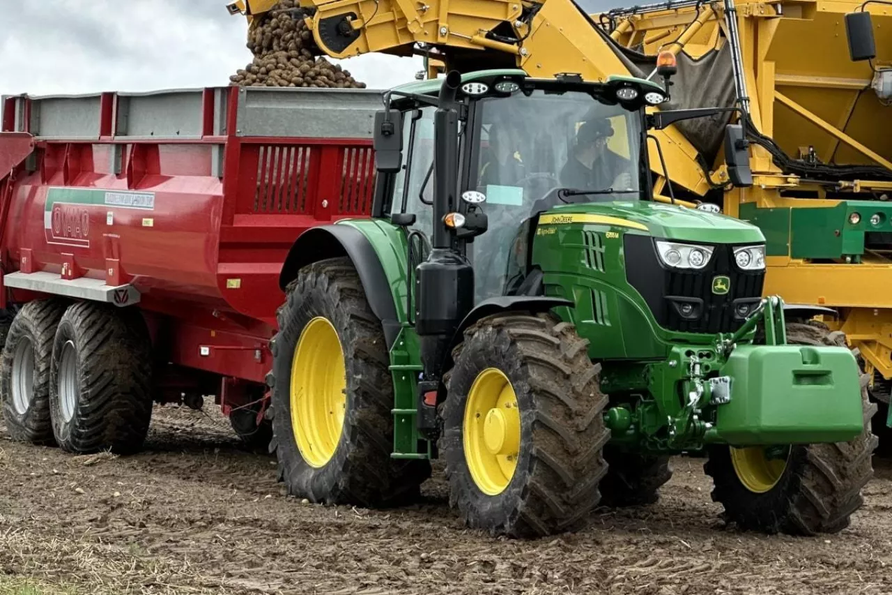 Zbiór ziemniaków John Deere