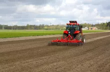 Jakie są aktualne zasady przedłużenia umowy dzierżawy ziemi z KOWR?