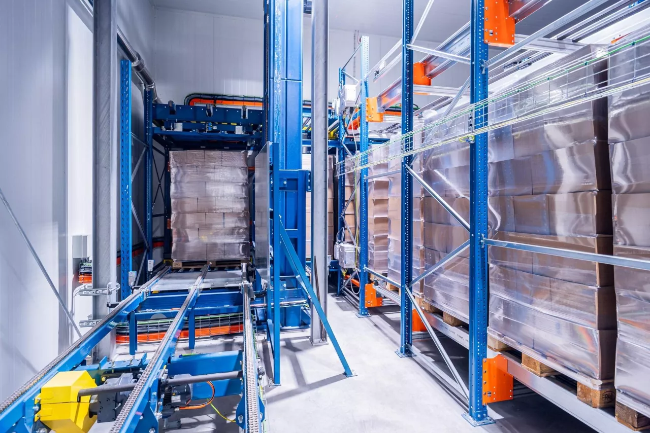 Magazyn automatyczny w branży przetwórstwa warzyw i owoców