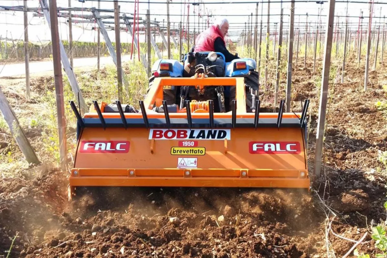 Aktywny pług obrotowy Bobland