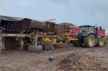 Wypadek przy mechanicznym zbiorze ziemniaków